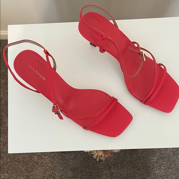 Ann Taylor Women’s Hibiscus Red Leather Strappy Heeled Sandal-Missy Size 8.5 - Picture 2 of 6
